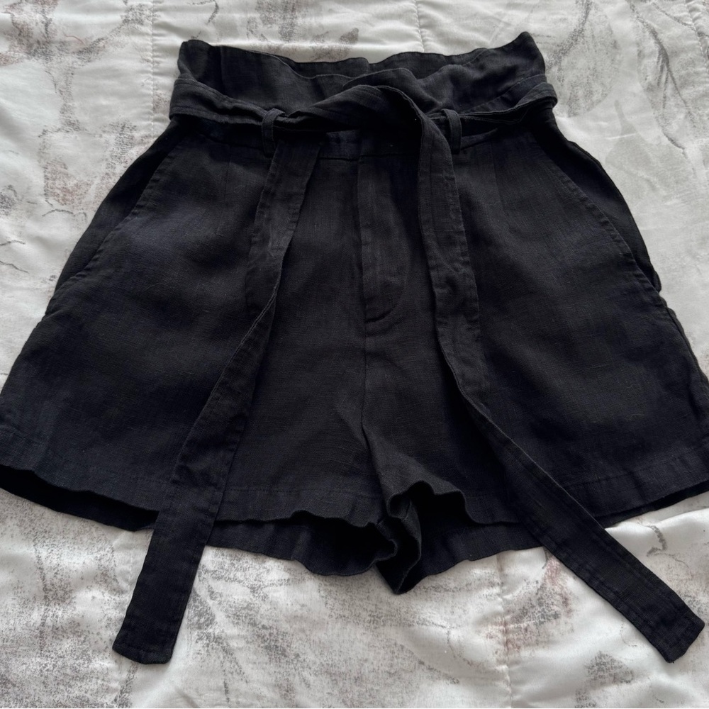 Reformation Castel High-Waisted Black paper bag Shorts with pockets, size 0 USA - Picture 7 of 16